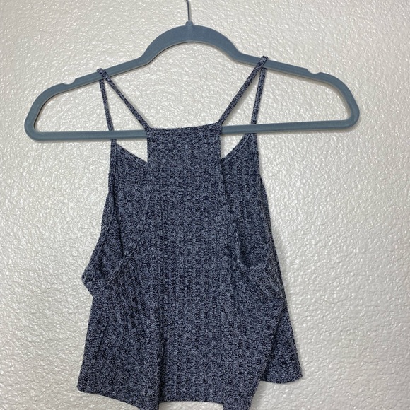 Crop top - Picture 2 of 2